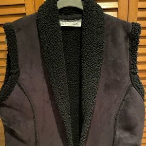65. WOMENS TIARA XL DETAIL VEST